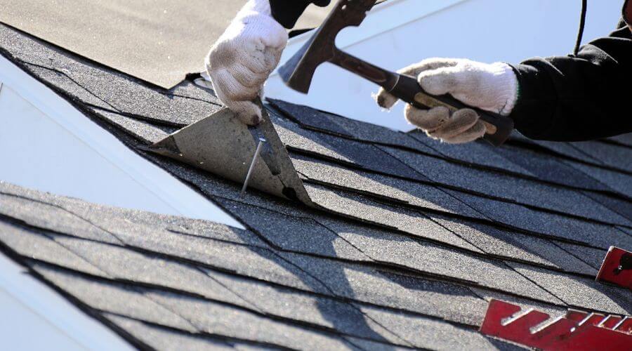 Expert Emergency Roof Repairs services in Okoboji, IA